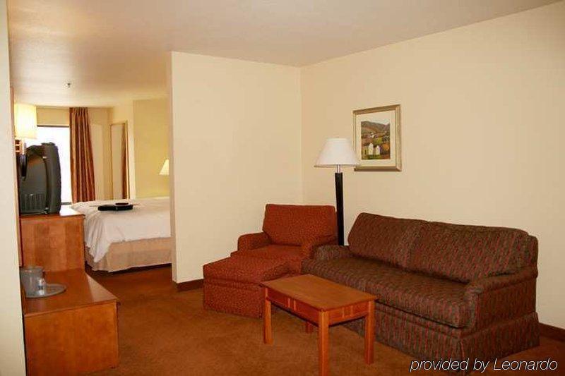 Hampton Inn Champaign/Urbana Номер фото